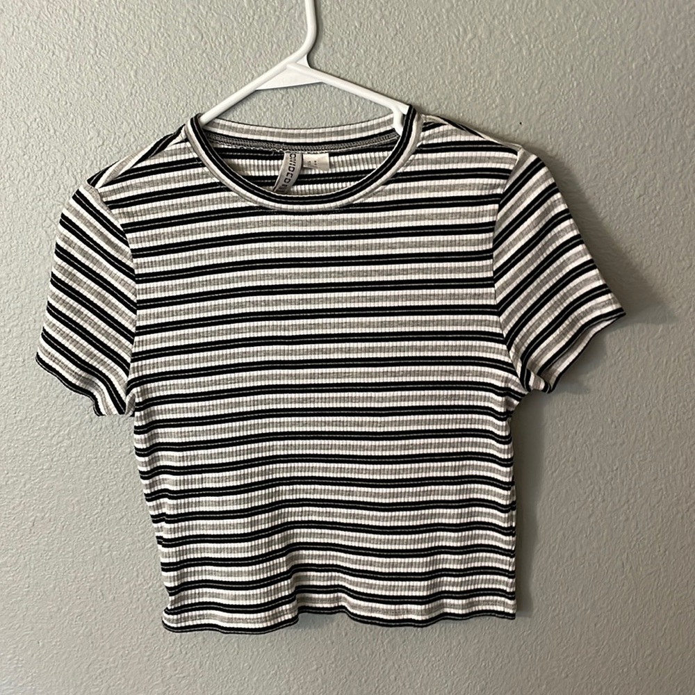 Cropped Stripped T-Shirt
